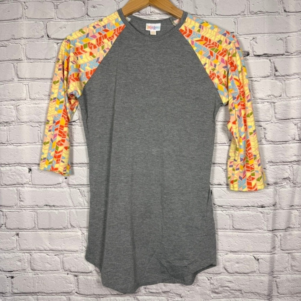 LuLaRoe Randy Baseball Tee XXS Gray Geometric Pattern 3/4 Sleeve Raglan Top